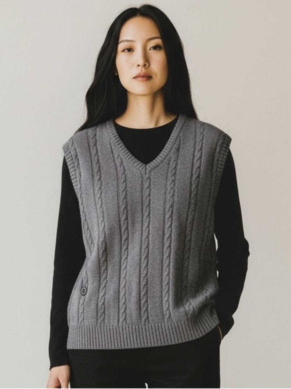 Women's Gray Cable-Knit V-Neck Sweater Vest / HEATED JACKET